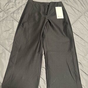 Lululemon Utilitech Relaxed-Fit Mid-Rise Trouser